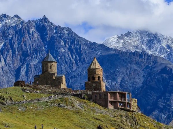 Full-Day Kazbegi - Stepantsminda, Gudauri Private Guided Tour